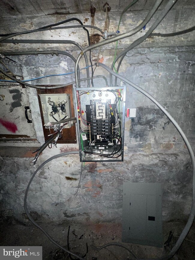 2013 Wilhelm St, Baltimore, MD 21223 - photo 4