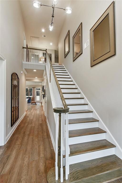 SAMPLE PHOTO ONLY - NOT ACTUAL HOME
INTERIOR S