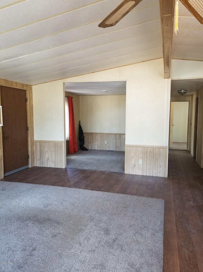 650 Den