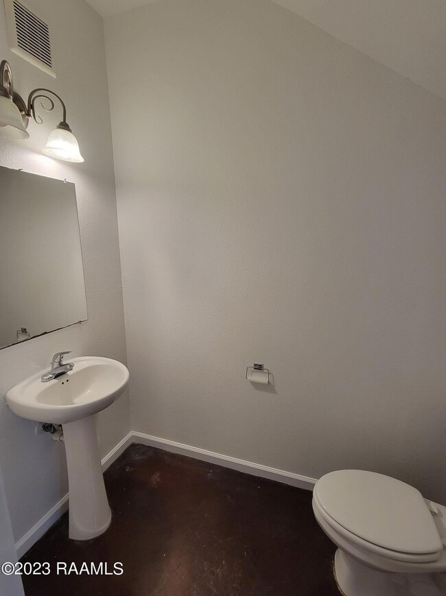 2020 Southwood Dr unit A, Lake Charles, LA 70605 - photo 6