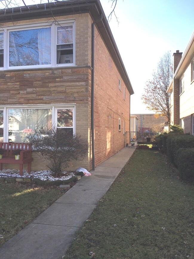 5043 W 32nd Place, Cicero, IL 60804 - photo 2