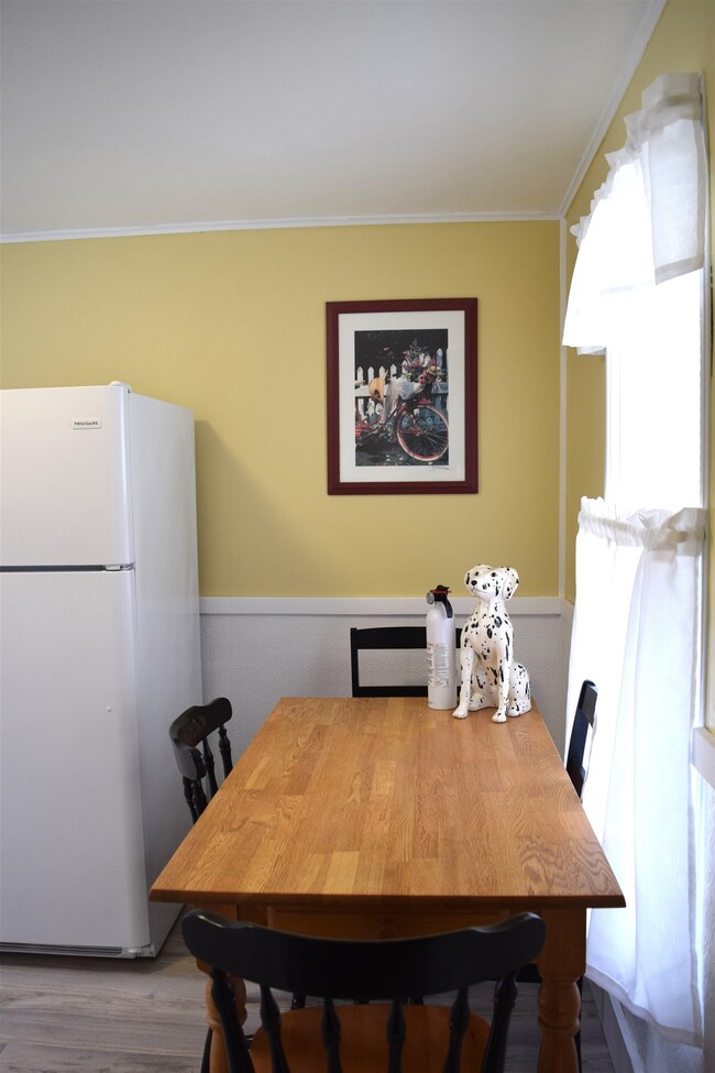 79 Union St unit 4, Littleton, NH 03561 - photo 2