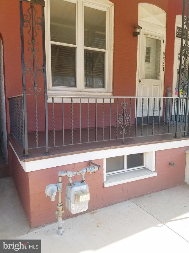 933 Pike St, Reading, PA 19604 - photo 2