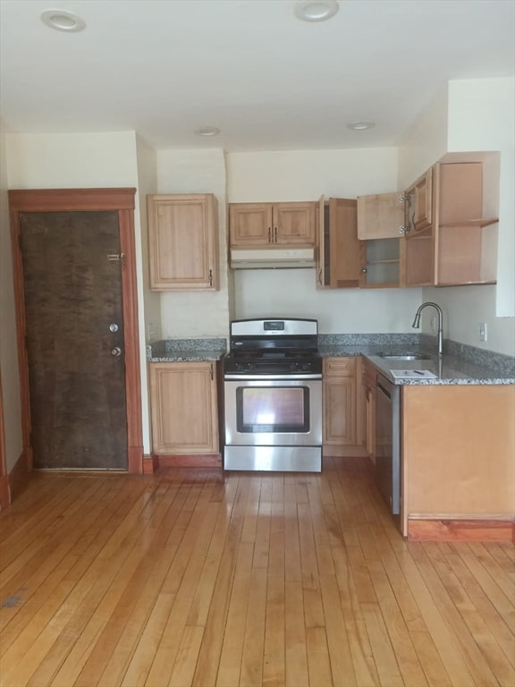 229 Ames St unit 2E, Brockton, MA 02302 - photo 2