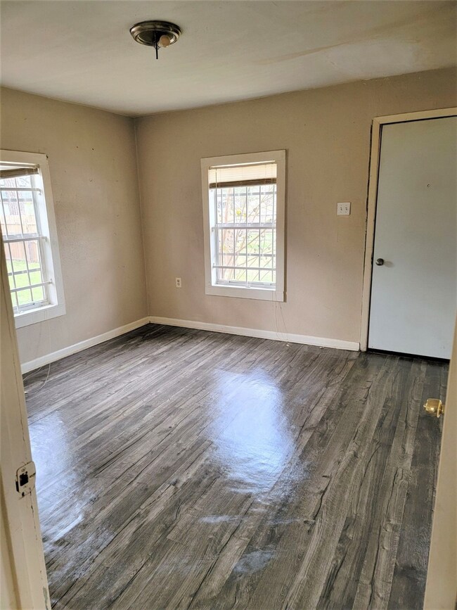 8333 Lanewood Dr, Houston, TX 77016 - photo 7