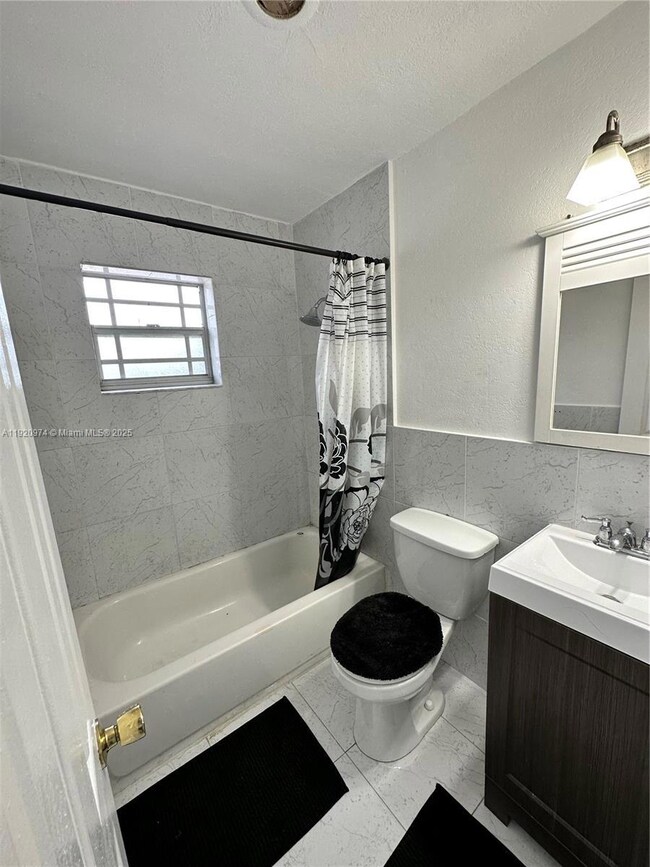 2534 NW 139th St unit 3, Opa Locka, FL 33054 - photo 5