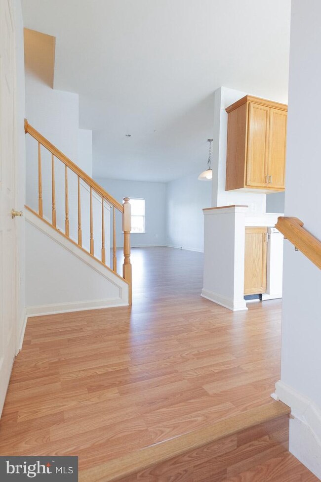 7133 Ladd Cir, Frederick, MD 21703 - photo 5