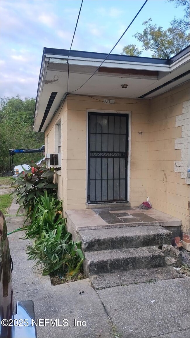 1599 W 30th St unit 2, Jacksonville, FL 32209 - photo 2