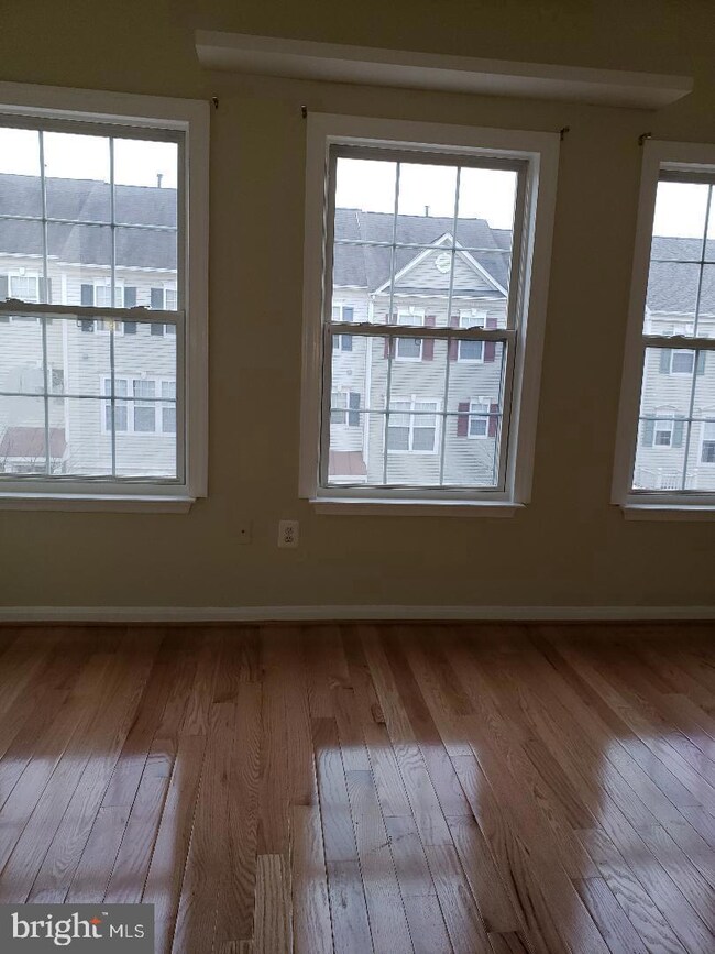 8311 Green Grass Rd, Laurel, MD 20724 - photo 4