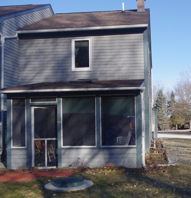 2302 Kellogg Rd unit 6, Saint Albans, VT 05478 - photo 3