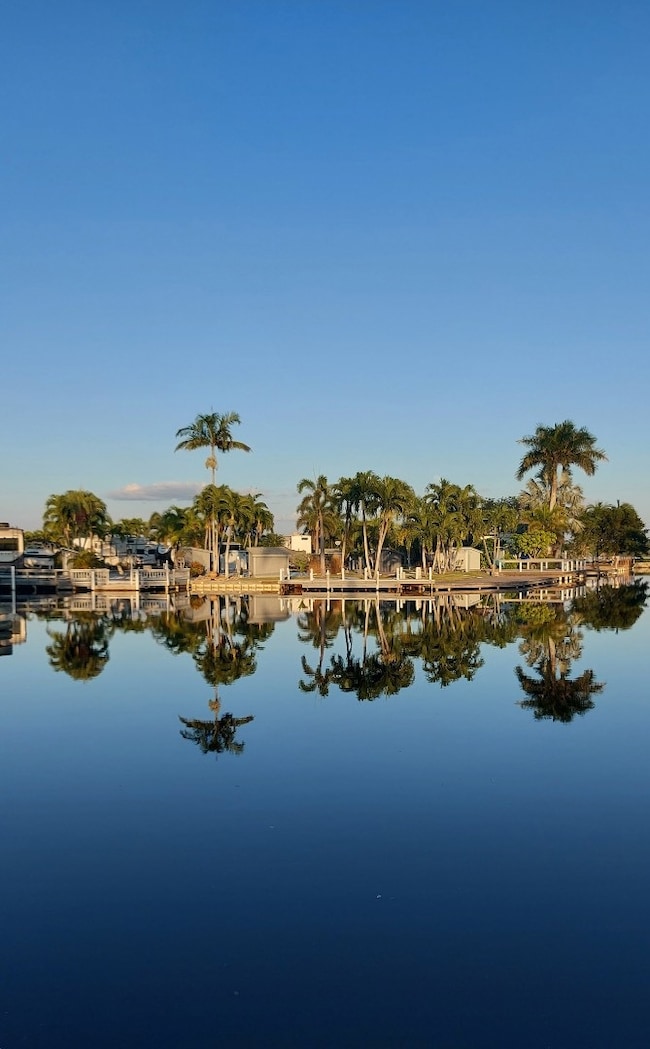 150 Smallwood Dr unit 189, Chokoloskee, FL 34138 - photo 4