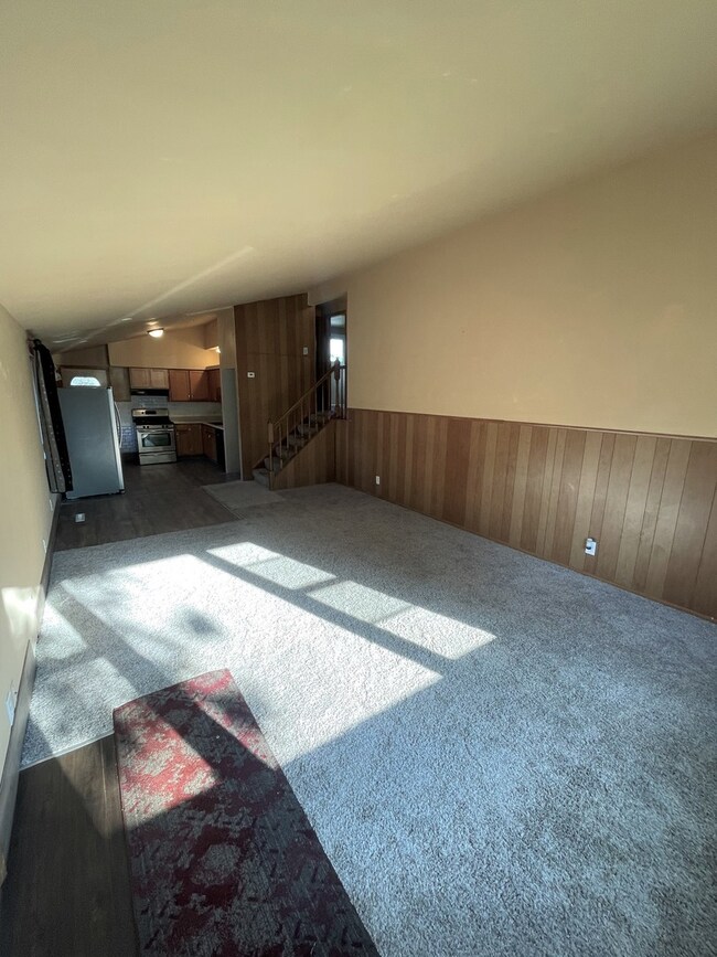 1261 Navajo Dr, Carpentersville, IL 60110 - photo 4