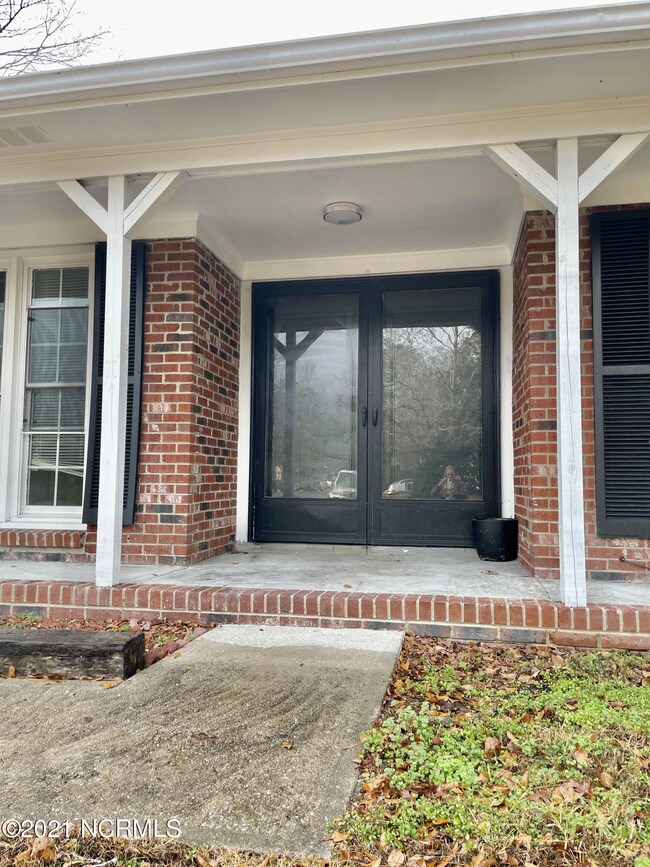 208 Chatham Ct, Jacksonville, NC 28540 - photo 3