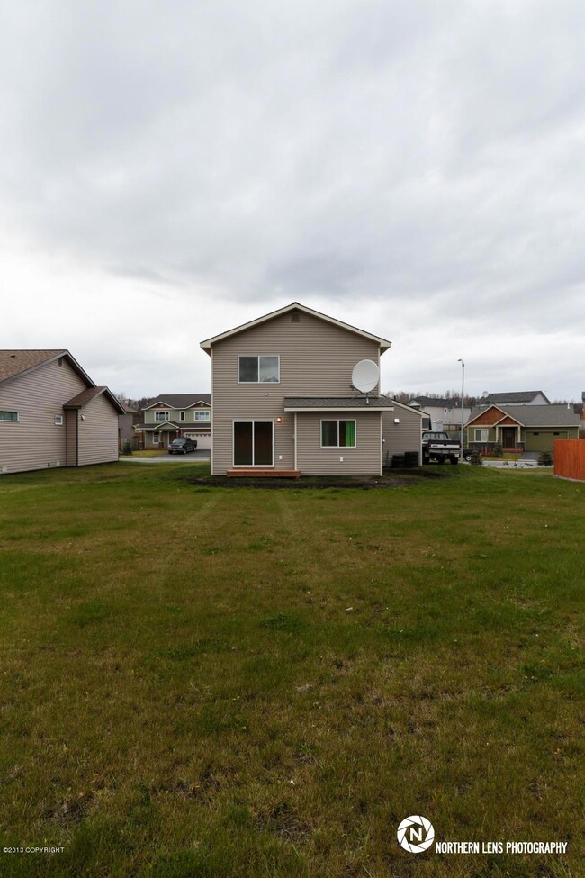 5_Exterior_Rear