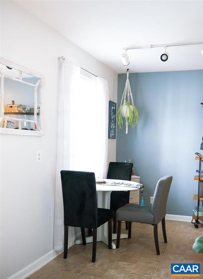 1252 Villa Ln unit B, Charlottesville, VA 22903 - photo 7