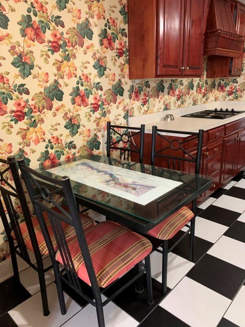 Kitchen Breakfast Area