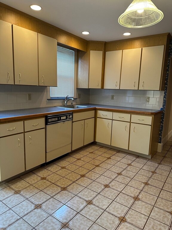 16 Church St unit 2, Malden, MA 02148 - photo 3