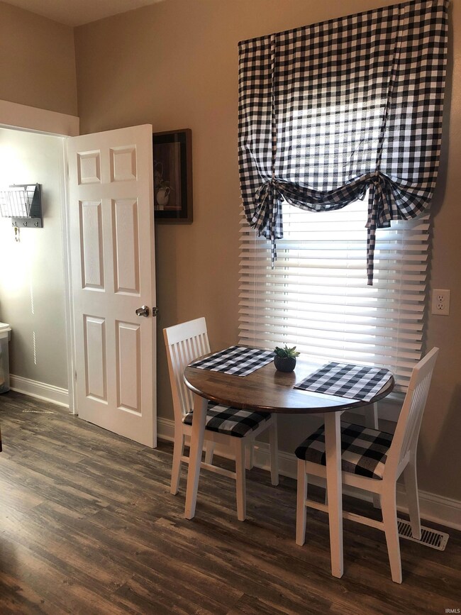 303 S LeMcKe Ave, Evansville, IN 47712 - photo 7