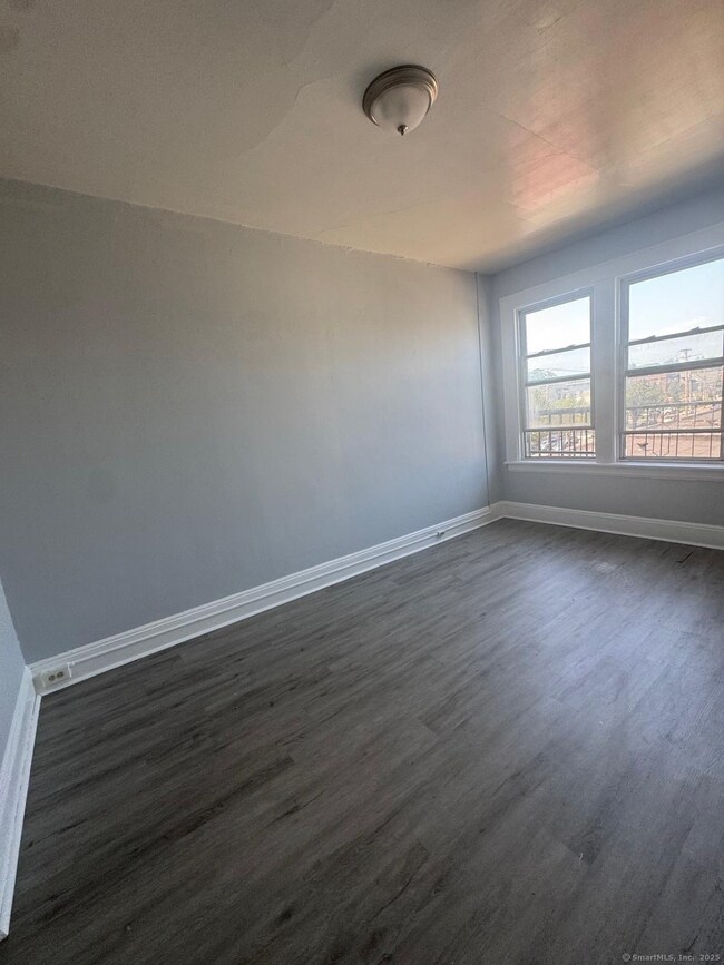 159 Charles St unit 11, Bridgeport, CT 06606 - photo 7