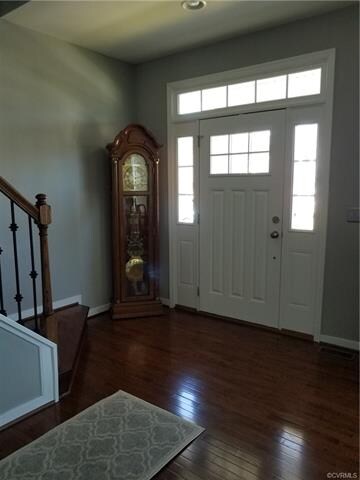 Foyer/front door entry