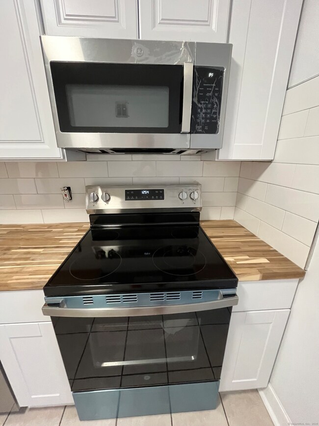 82 Forest St unit A2, Stamford, CT 06901 - photo 4