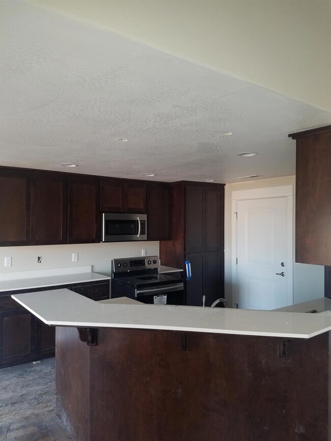 8251 Dime Ln, White City, OR 97503 - photo 4