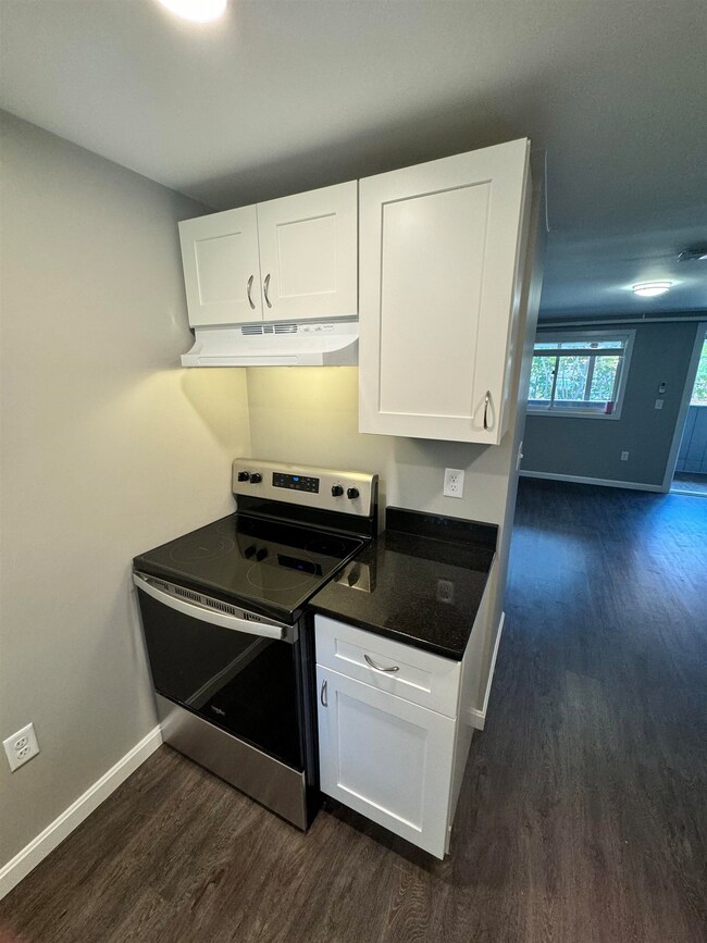 24 Monarch Way unit 206, Portsmouth, NH 03801 - photo 2