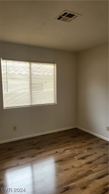 9520 Shallow Brook Cir, Las Vegas, NV 89117 - photo 4