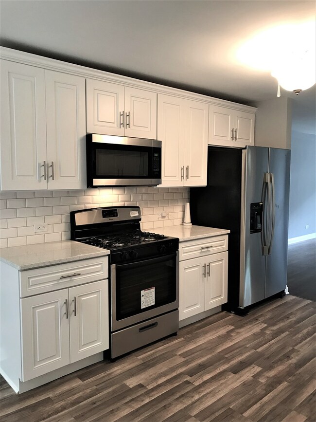 3408 Hickory Ln, Hazel Crest, IL 60429 - photo 4