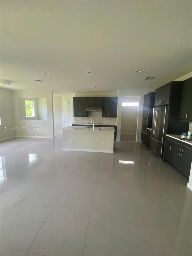 4352 Large Leaf Ln, Hollywood, FL 33021 - photo 5