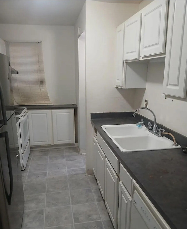 8309 N 107th St unit B, Milwaukee, WI 53224 - photo 3