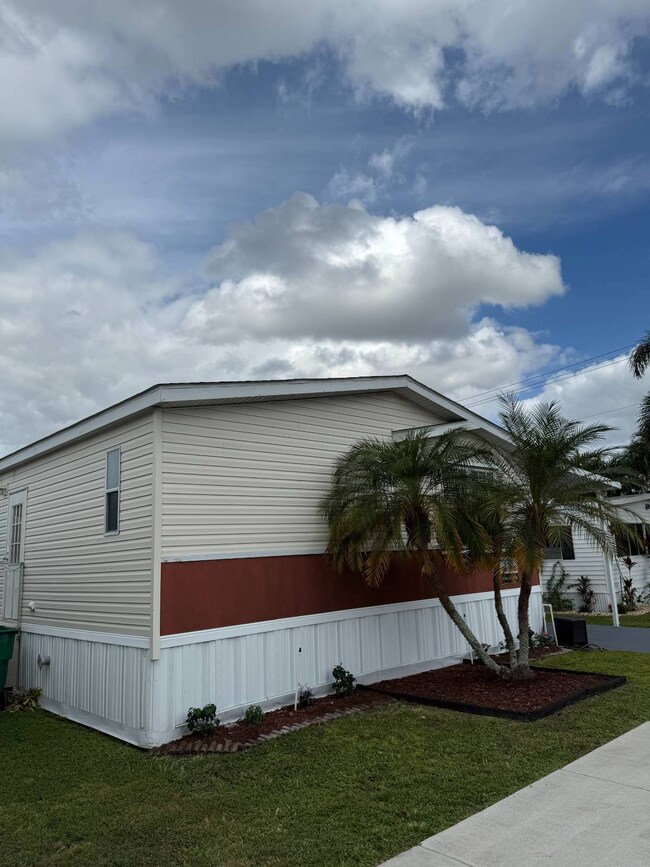 4 Gardenia Ln, Davie, FL 33325 - photo 2