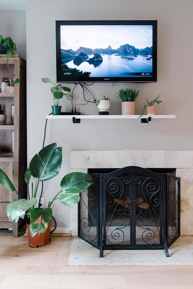 GV Condo-253 E Kosuth-49