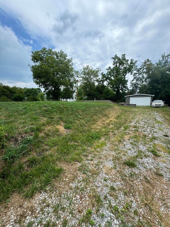 112 Keene Troy Pike, Versailles, KY 40383 - photo 3