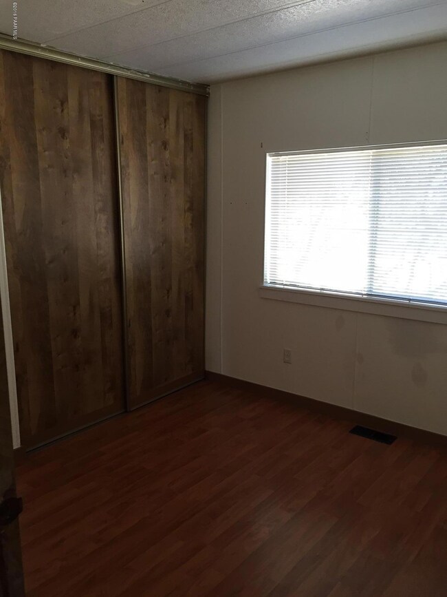 686 Cedar Ave, Ash Fork, AZ 86320 - photo 6