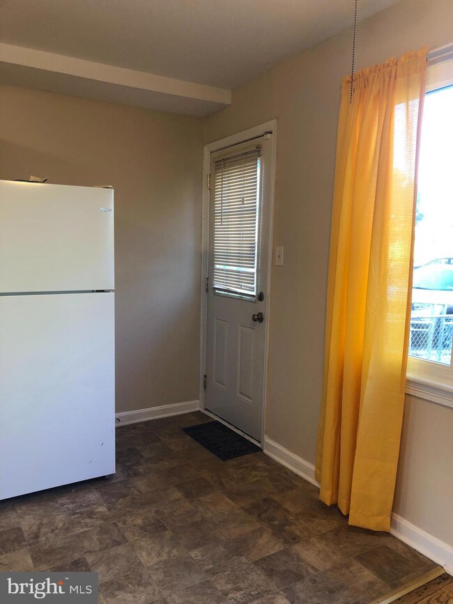 807 E 28th St, Wilmington, DE 19802 - photo 4