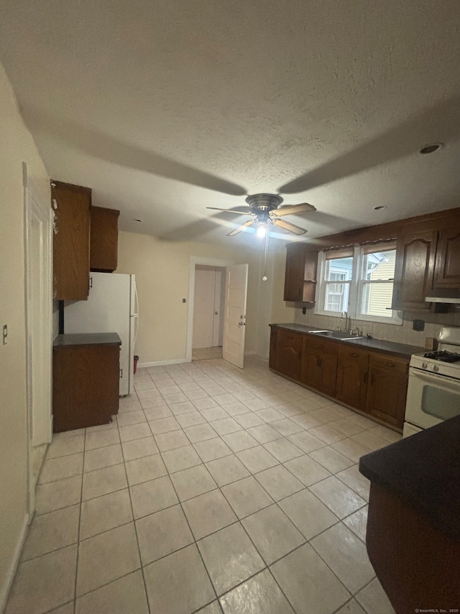 85 S Burritt St unit 3, New Britain, CT 06052 - photo 2