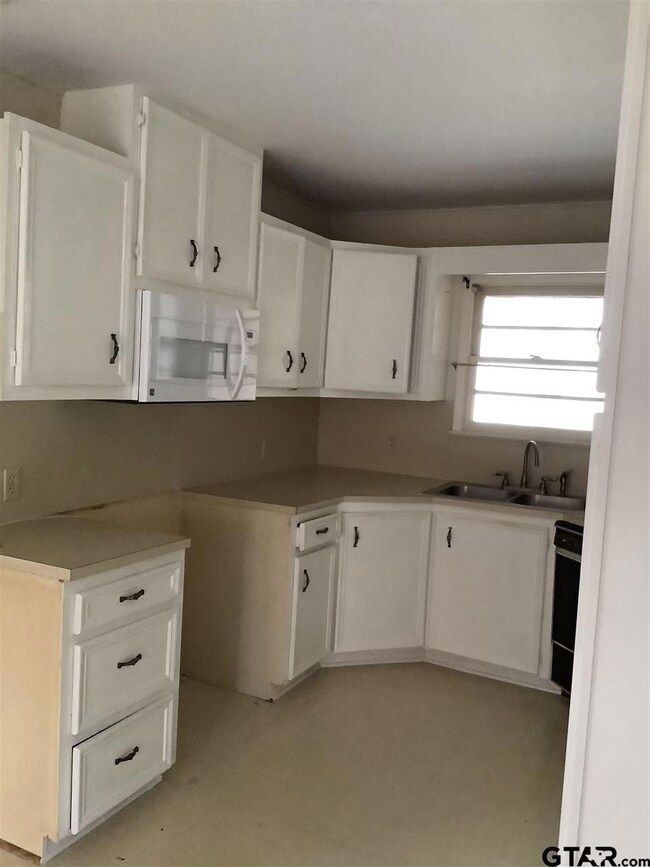 3018 3018 Crestview, Tyler, TX 75701 - photo 5