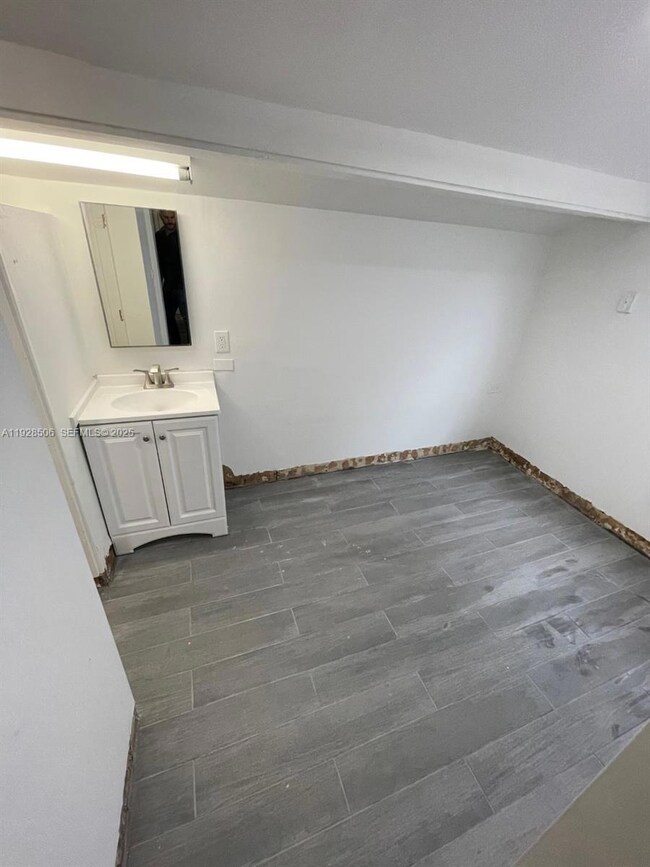 10245 SW 37th Terrace unit none, Miami, FL 33165 - photo 7