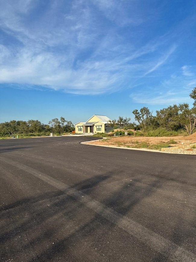 73 Ale Ct unit 73, Fredericksburg, TX 78624 - photo 6