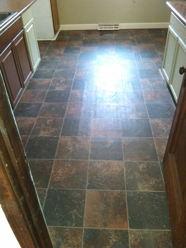 Kitchen 2.jpg