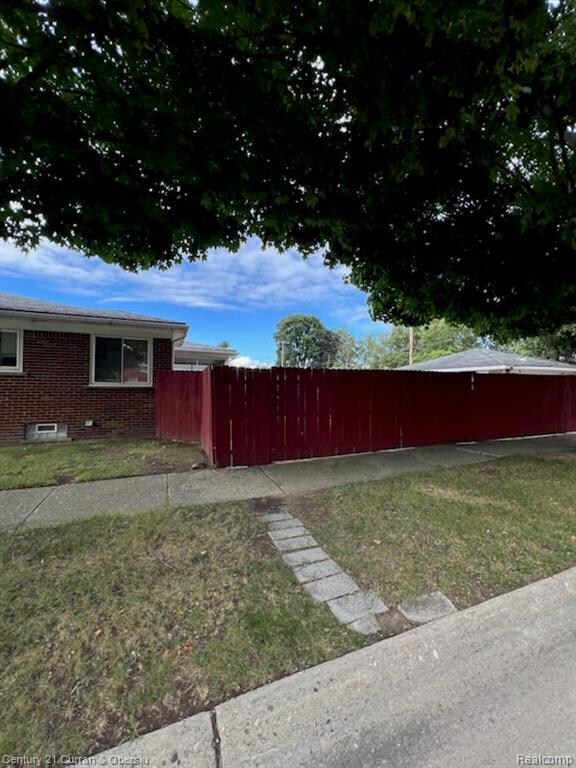 20500 Braile St, Detroit, MI 48219 - photo 6
