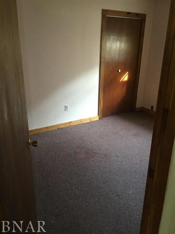 324 N Hamilton St, Lincoln, IL 62656 - photo 5