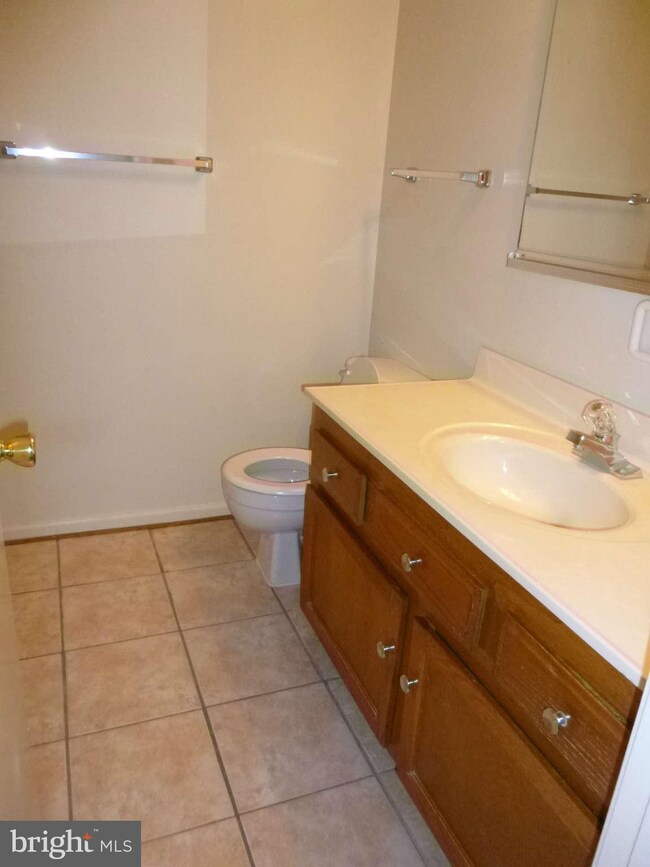 16342 Taconic Cir unit 93F, Dumfries, VA 22025 - photo 7