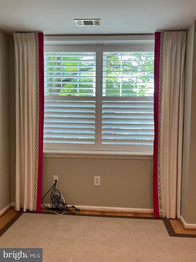 302A Locust St SE unit 2, Vienna, VA 22180 - photo 6