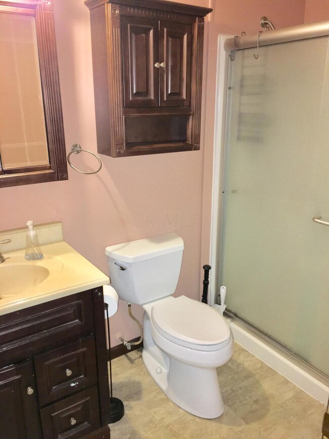 2956 Reynard Rd, Columbus, OH 43232 - photo 7