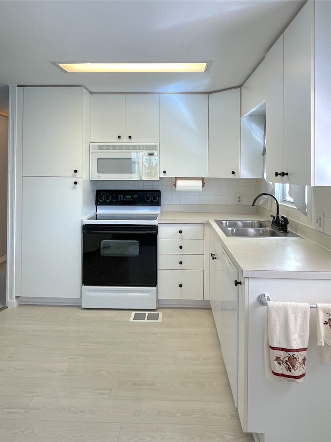 967 Avanti Way, North Fort Myers, FL 33917 - photo 6