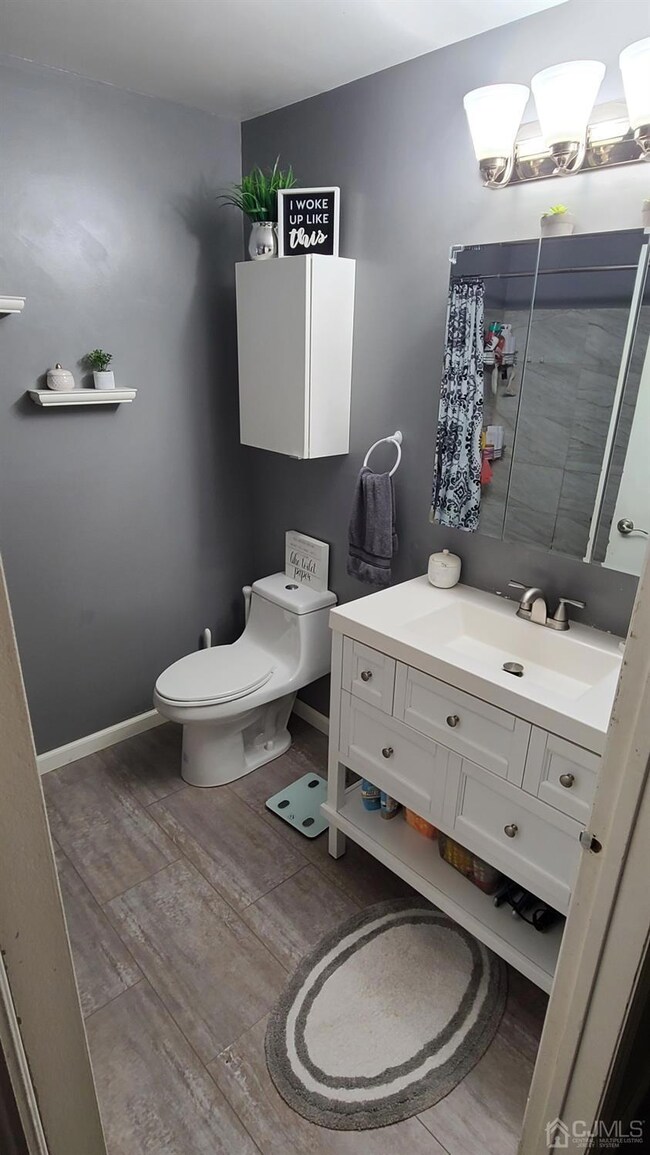 176 Overlook Ct, Woodbridge, NJ 07095 - photo 7