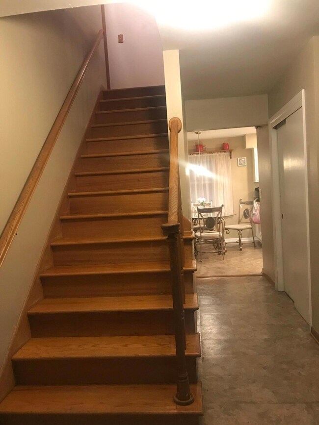 5713 Loganwood Rd, Columbus, OH 43229 - photo 2