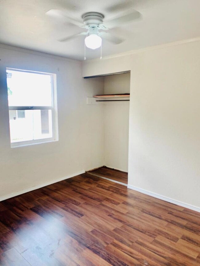 1129 Hawaii St, El Paso, TX 79915 - photo 7